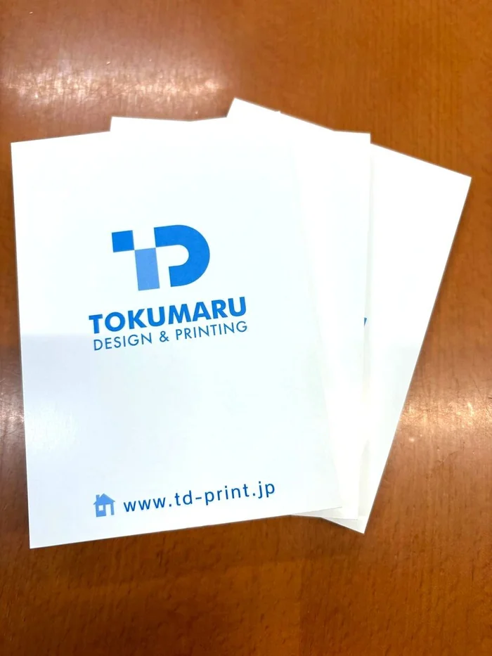 ロゴのシルエットのみを使った1色印刷のシンプルなメモ帳3冊